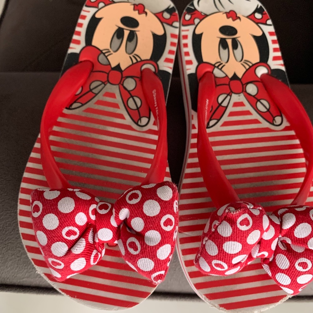 Minnie flip flops